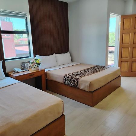 טוגגראו סיטי Hotel Carmelita מראה חיצוני תמונה