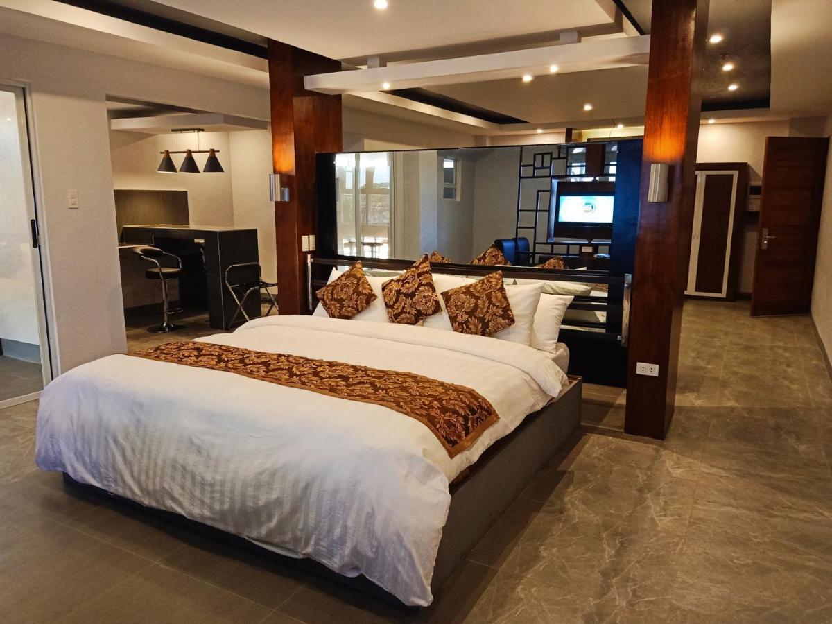 טוגגראו סיטי Hotel Carmelita מראה חיצוני תמונה