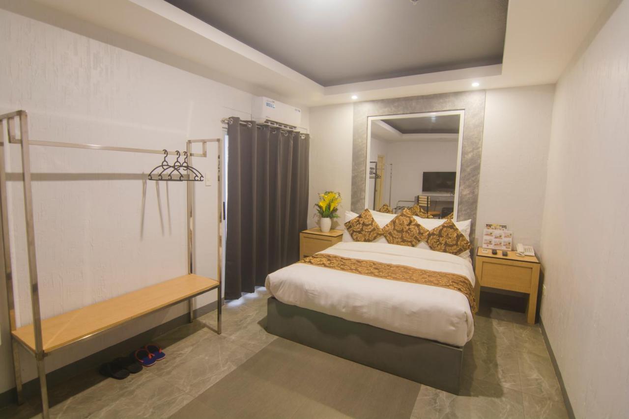 טוגגראו סיטי Hotel Carmelita מראה חיצוני תמונה