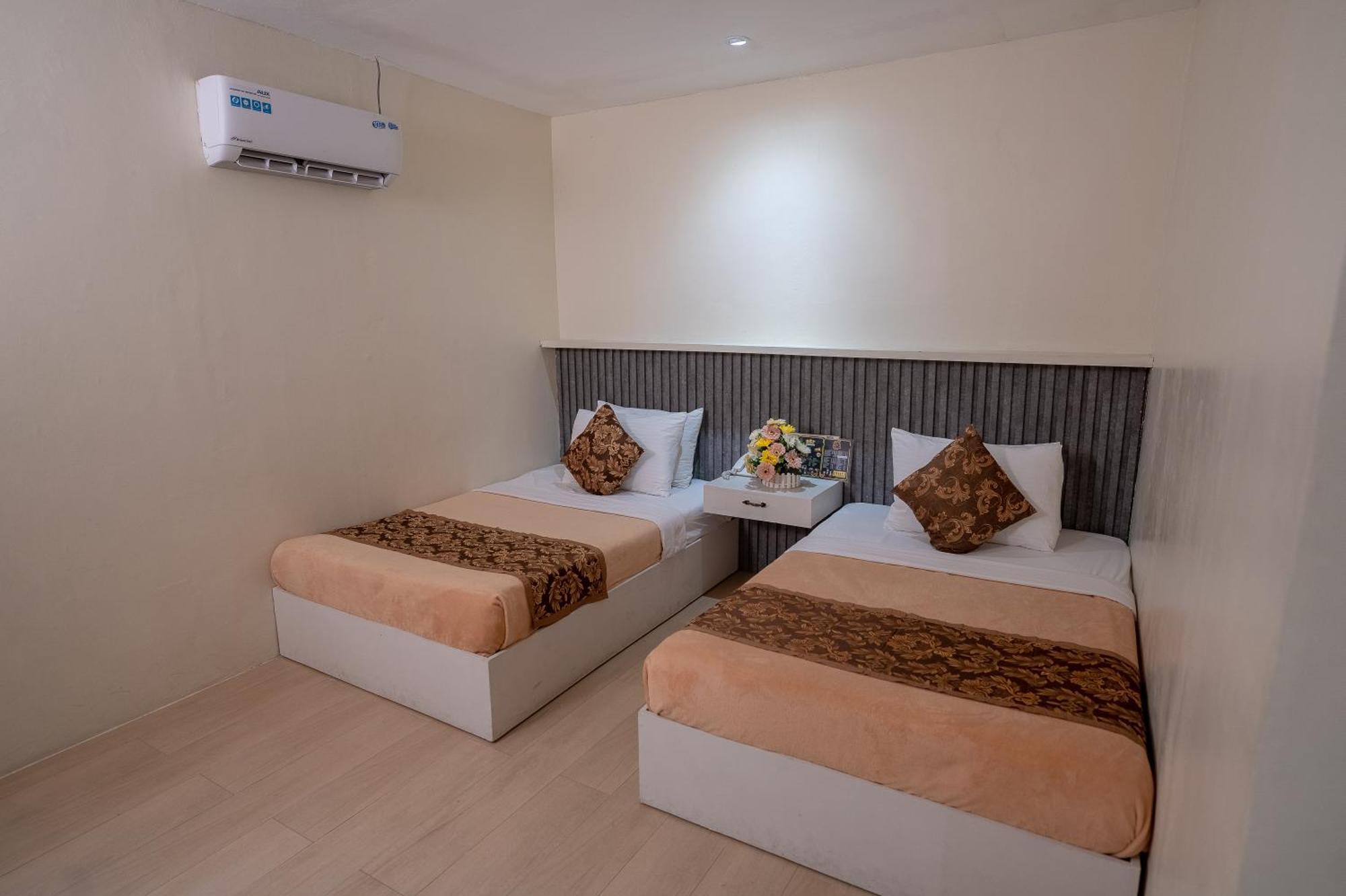 טוגגראו סיטי Hotel Carmelita מראה חיצוני תמונה