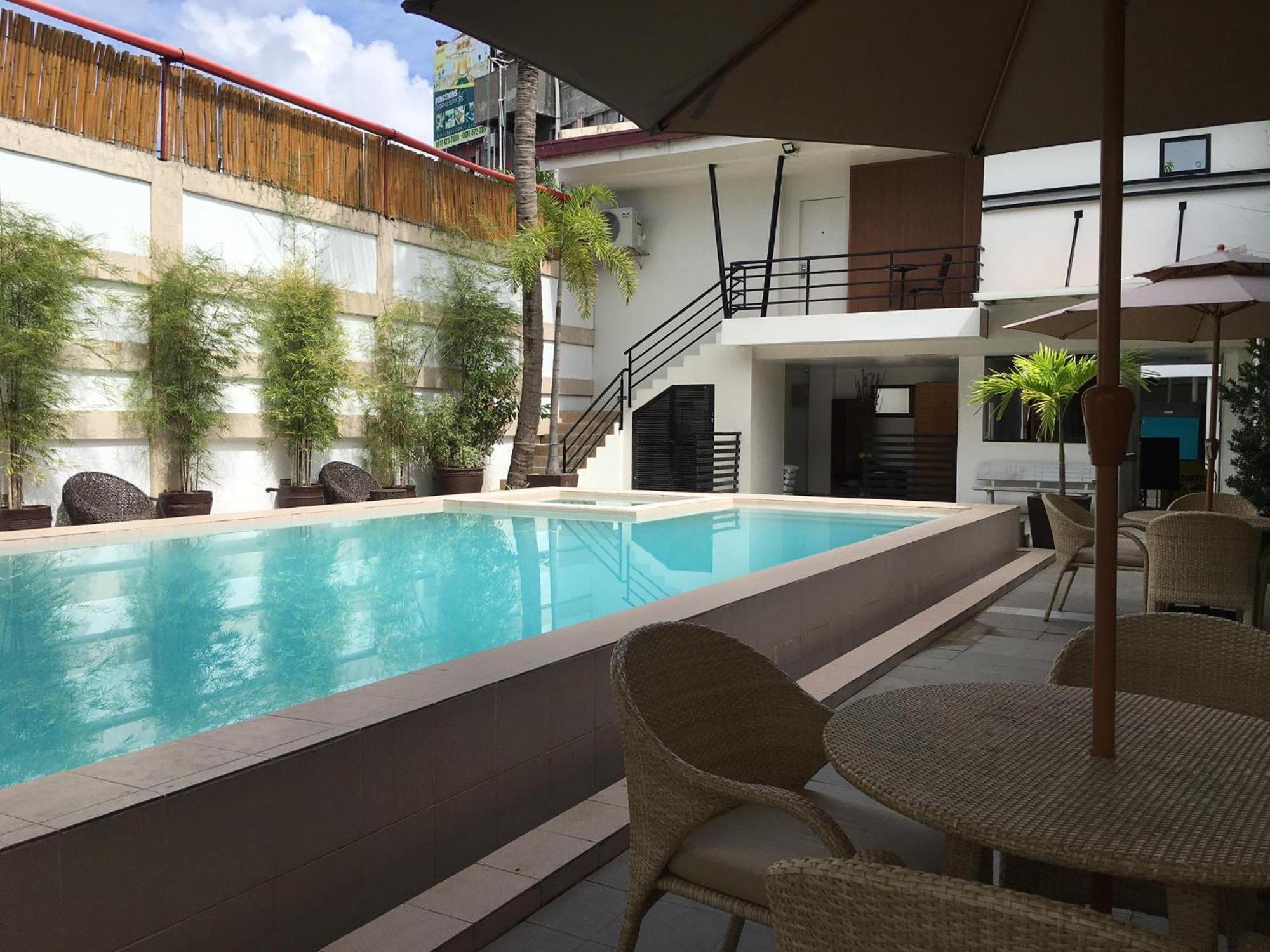 טוגגראו סיטי Hotel Carmelita מראה חיצוני תמונה