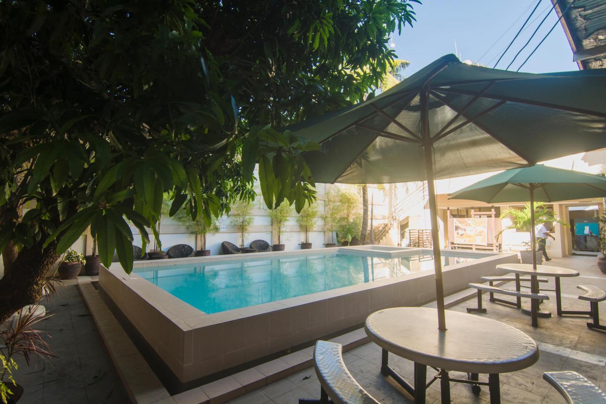 טוגגראו סיטי Hotel Carmelita מראה חיצוני תמונה