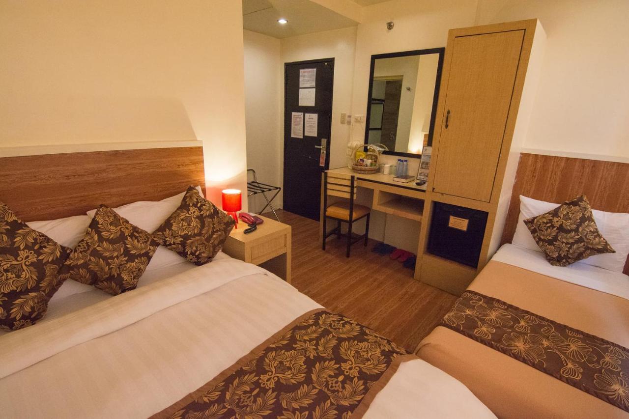 טוגגראו סיטי Hotel Carmelita מראה חיצוני תמונה