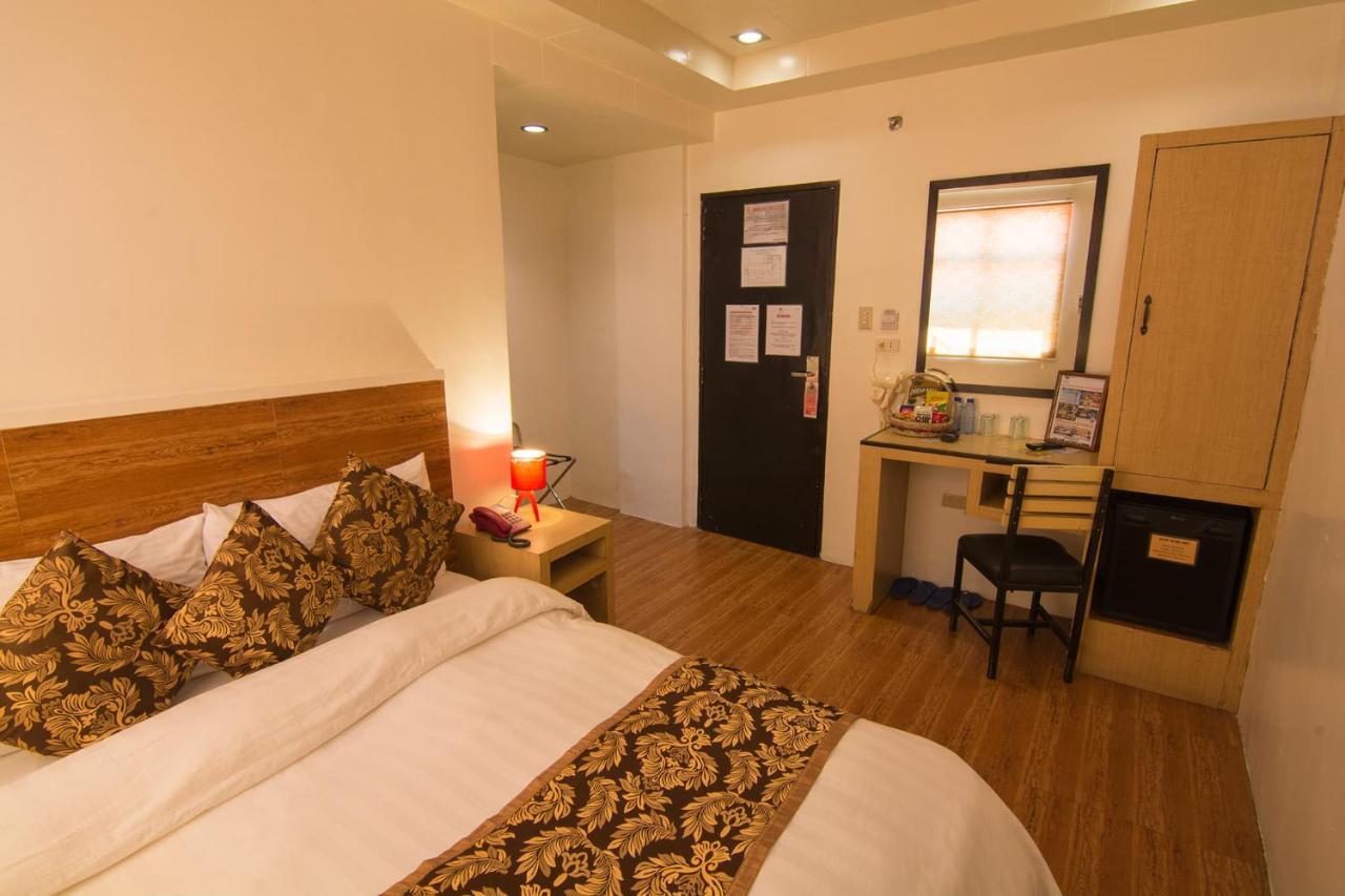 טוגגראו סיטי Hotel Carmelita מראה חיצוני תמונה